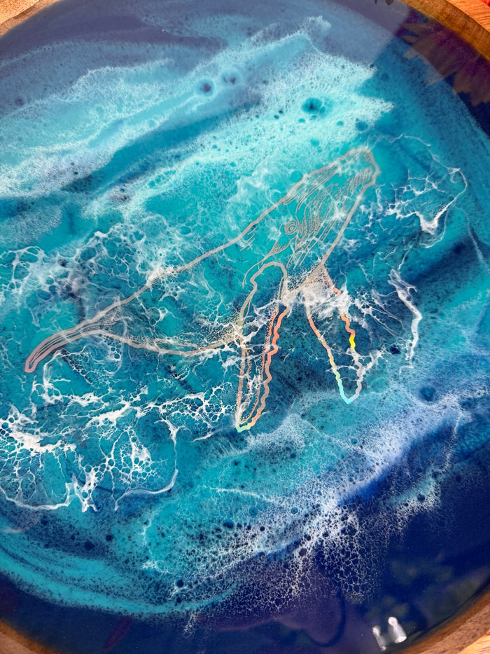 Ocean Waves Turntable Silver Whale