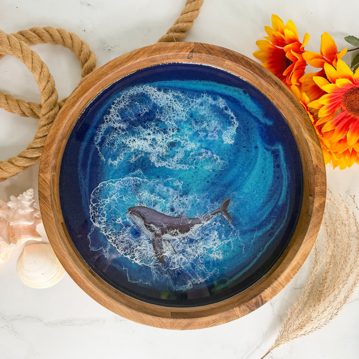 Ocean Waves Turntable Whale