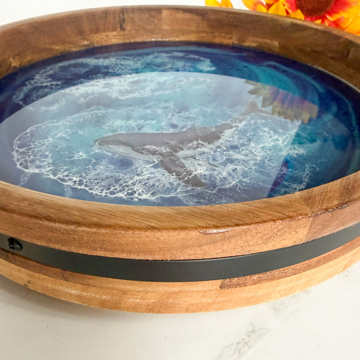 Ocean Waves Turntable Whale