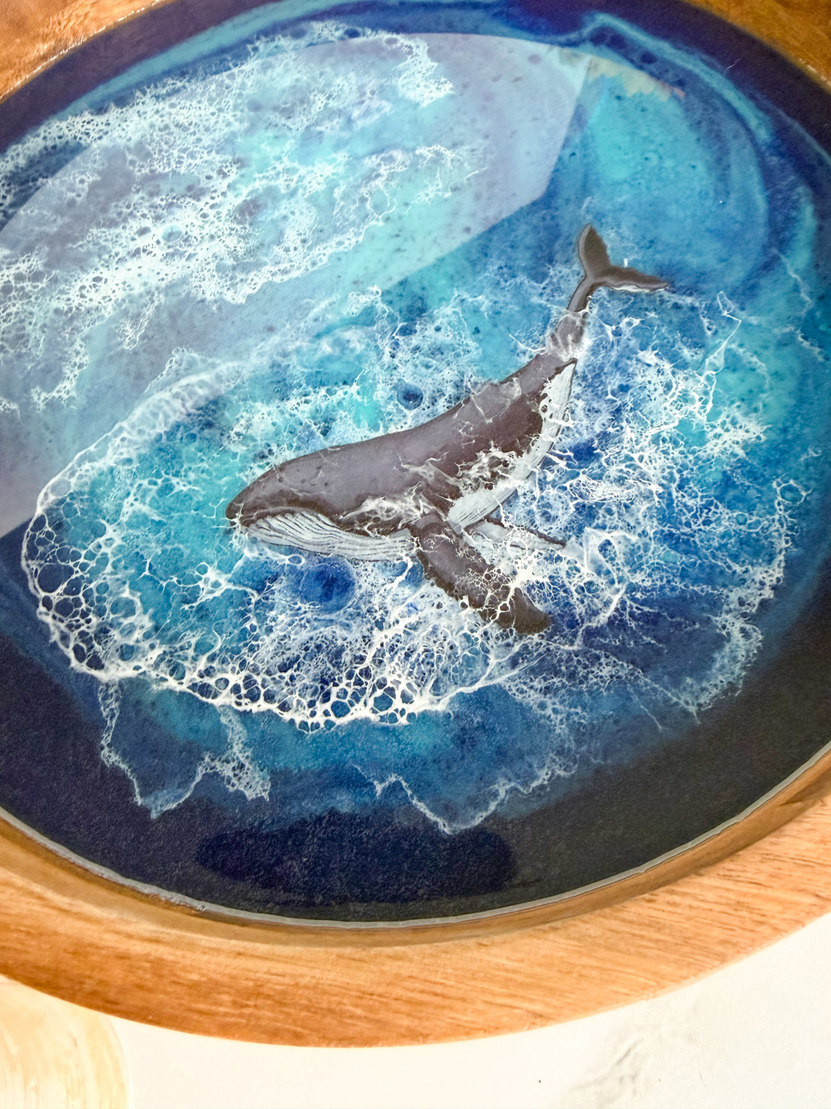 Ocean Waves Turntable Whale